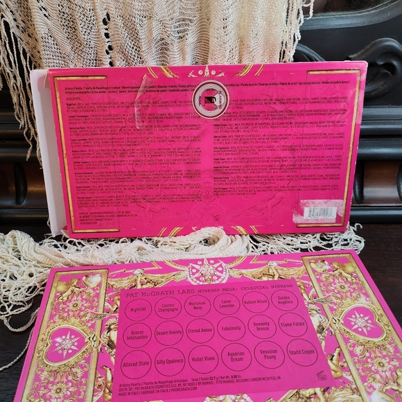 PAT MCGRATH EYESHADOW PALLETTE,,,see pics outer box has blemish as pictured - Picture 3 of 6